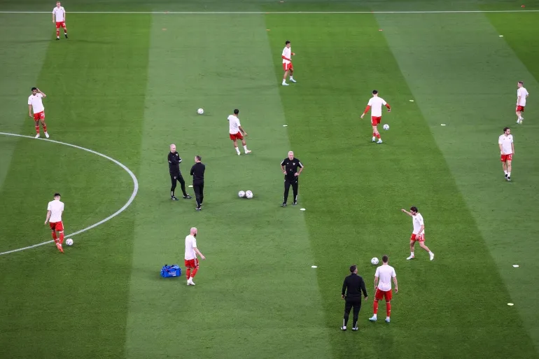 和三笘薰合影的11岁小球员有日本和法国血统，出自吉田麻也担任院长的青训机构