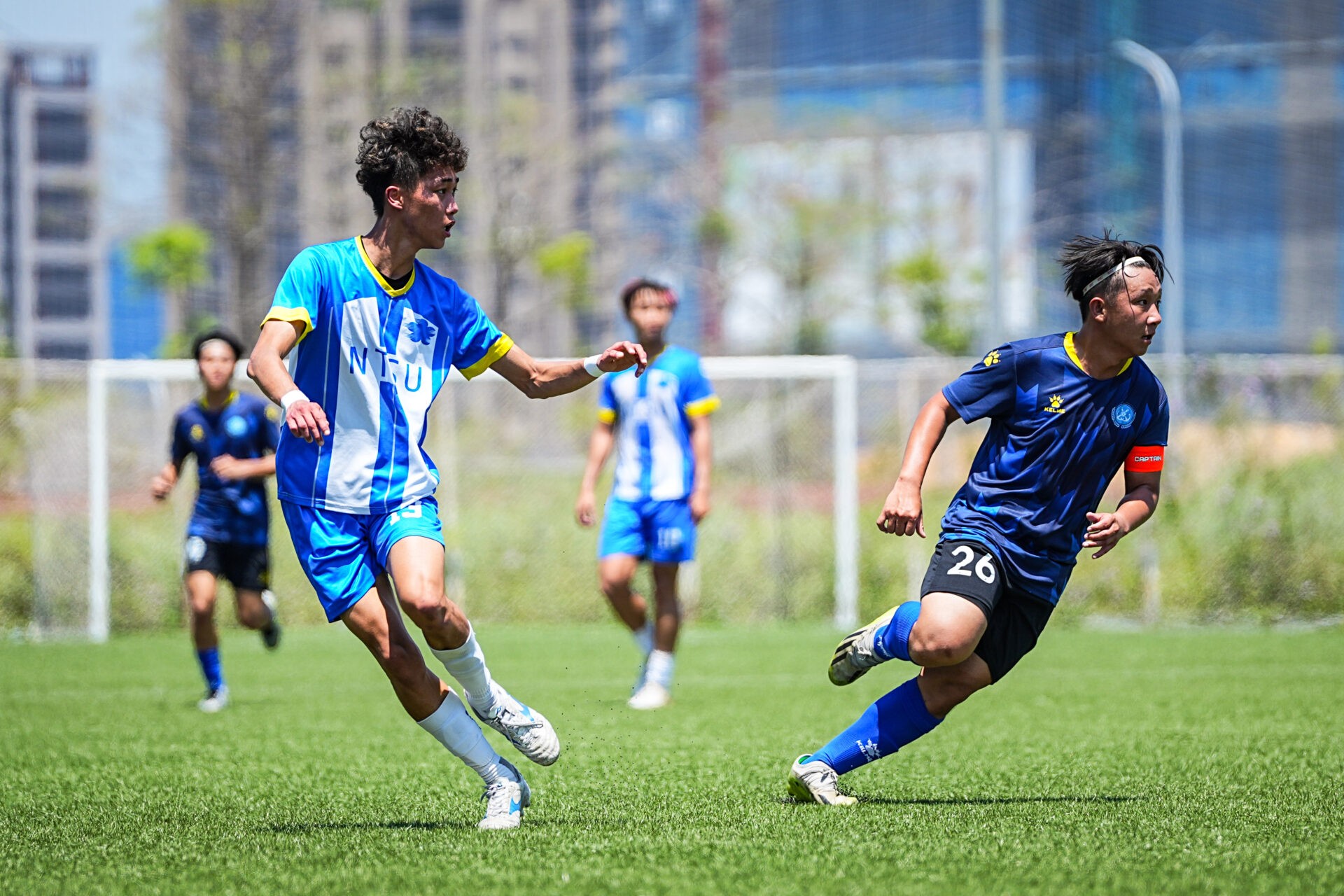 队报评法甲第14轮最佳阵：托万助朗斯登顶领衔，巴黎无人入选