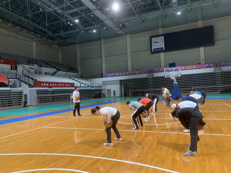 中超官方发2025赛季前四排名走势图：榜首共12次易主